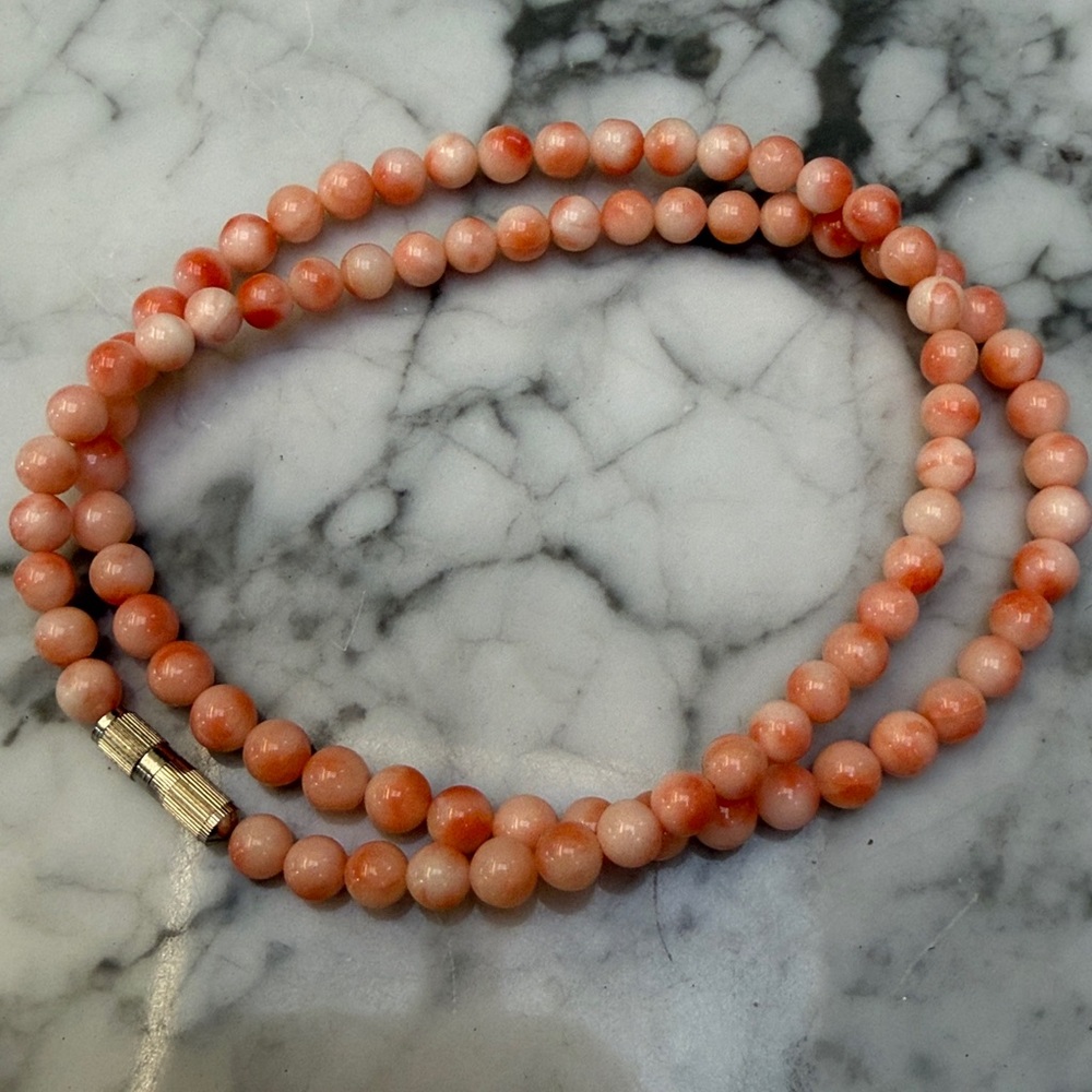 Elegant Pink Angel skin coral Beads Necklace 17in - Picture 4 of 9